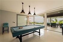 Pool table